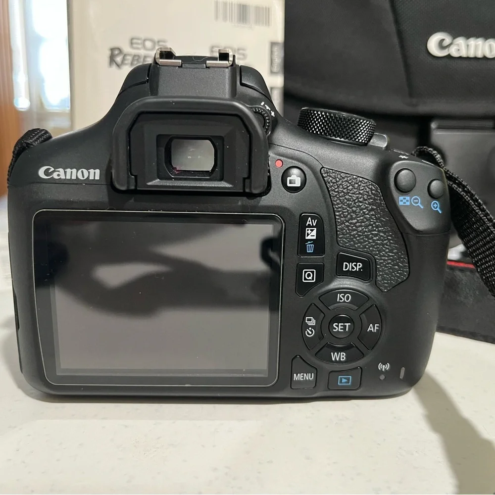 Canon EOS Rebel T6 DSLR Camera Kit - Black